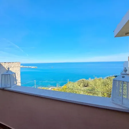 La Casa Sulla Scogliera 아파트 *