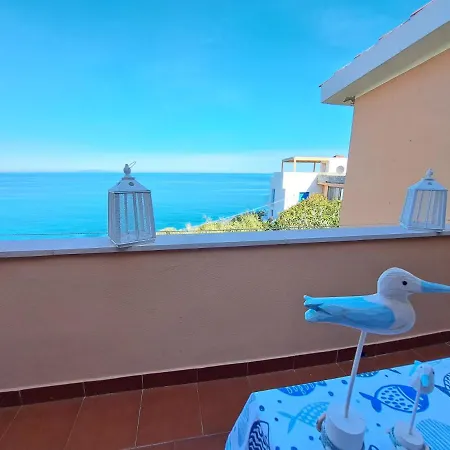 La Casa Sulla Scogliera 카스텔사르도