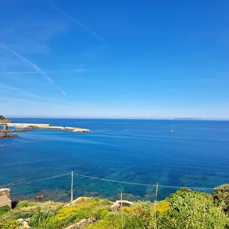 La Casa Sulla Scogliera *