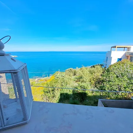 La Casa Sulla Scogliera 아파트 카스텔사르도