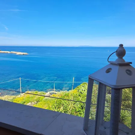 La Casa Sulla Scogliera